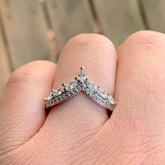 STERLING SILVER V WRAP RING - Picture 9 of 10